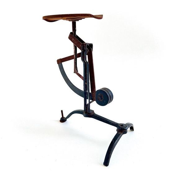 Vintage German Metal Postal Letter Balance Weigh Scale 6.25” Tall Up to 4 Oz. - Picture 5 of 10